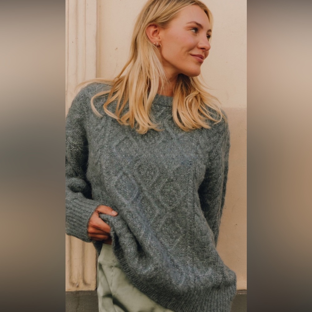 NWT Daily Drills Cable Knit Sweater
